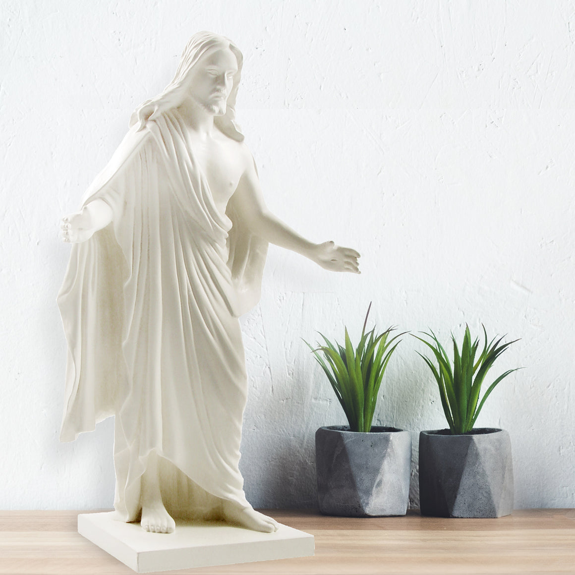 Christus Statue - Resin